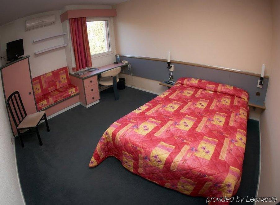 Brit Hotel Dak Hotel Avallon Oda fotoğraf