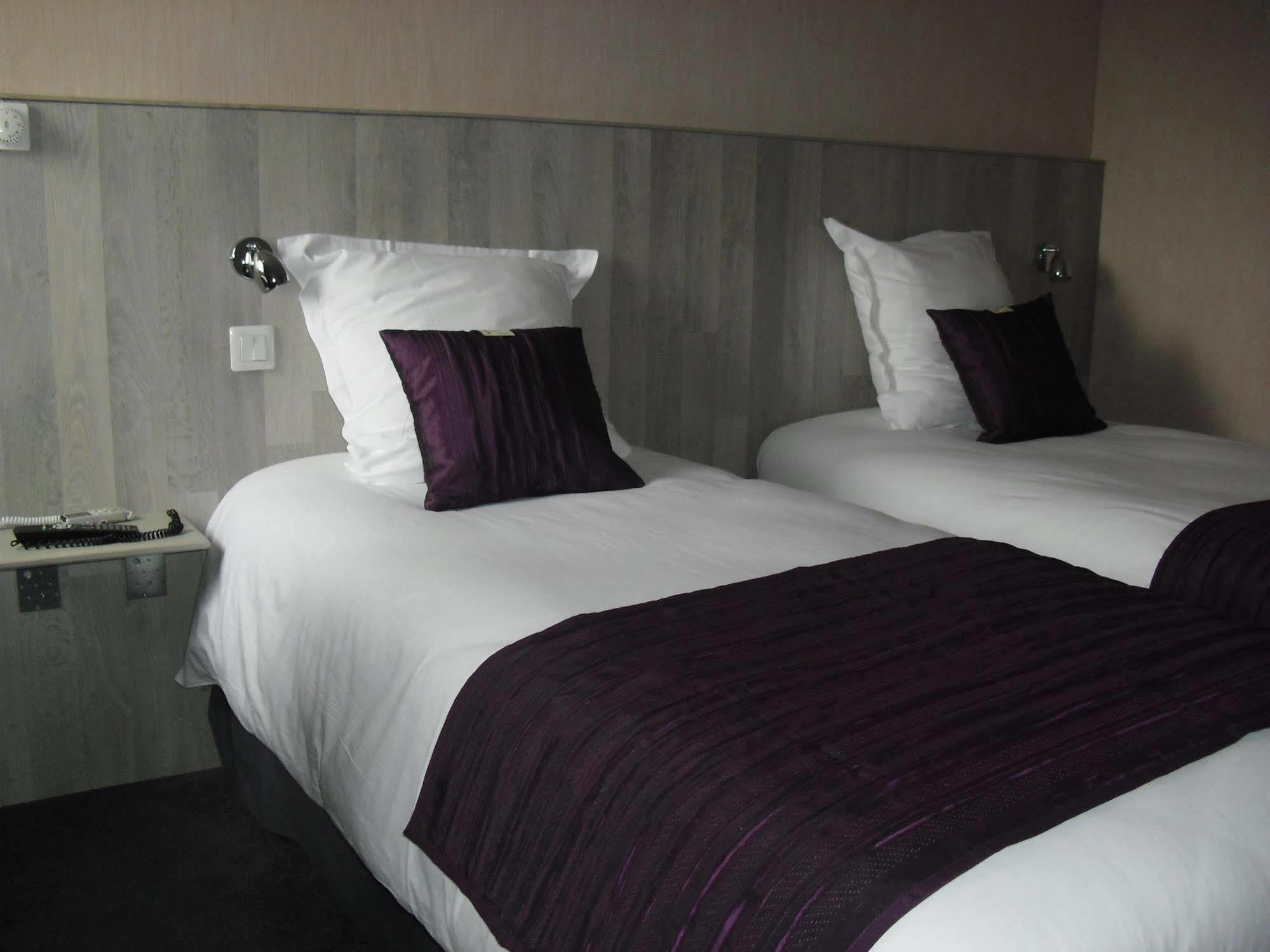 Brit Hotel Dak Hotel Avallon Dış mekan fotoğraf